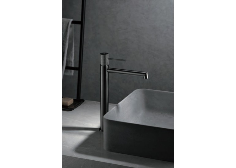 Monocommande lavabo bec haut Line